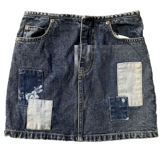 Old Navy Denim Skirt Girl Size 5 Jeans Cotton y2k Vibes Patches - Picture 1 of 5